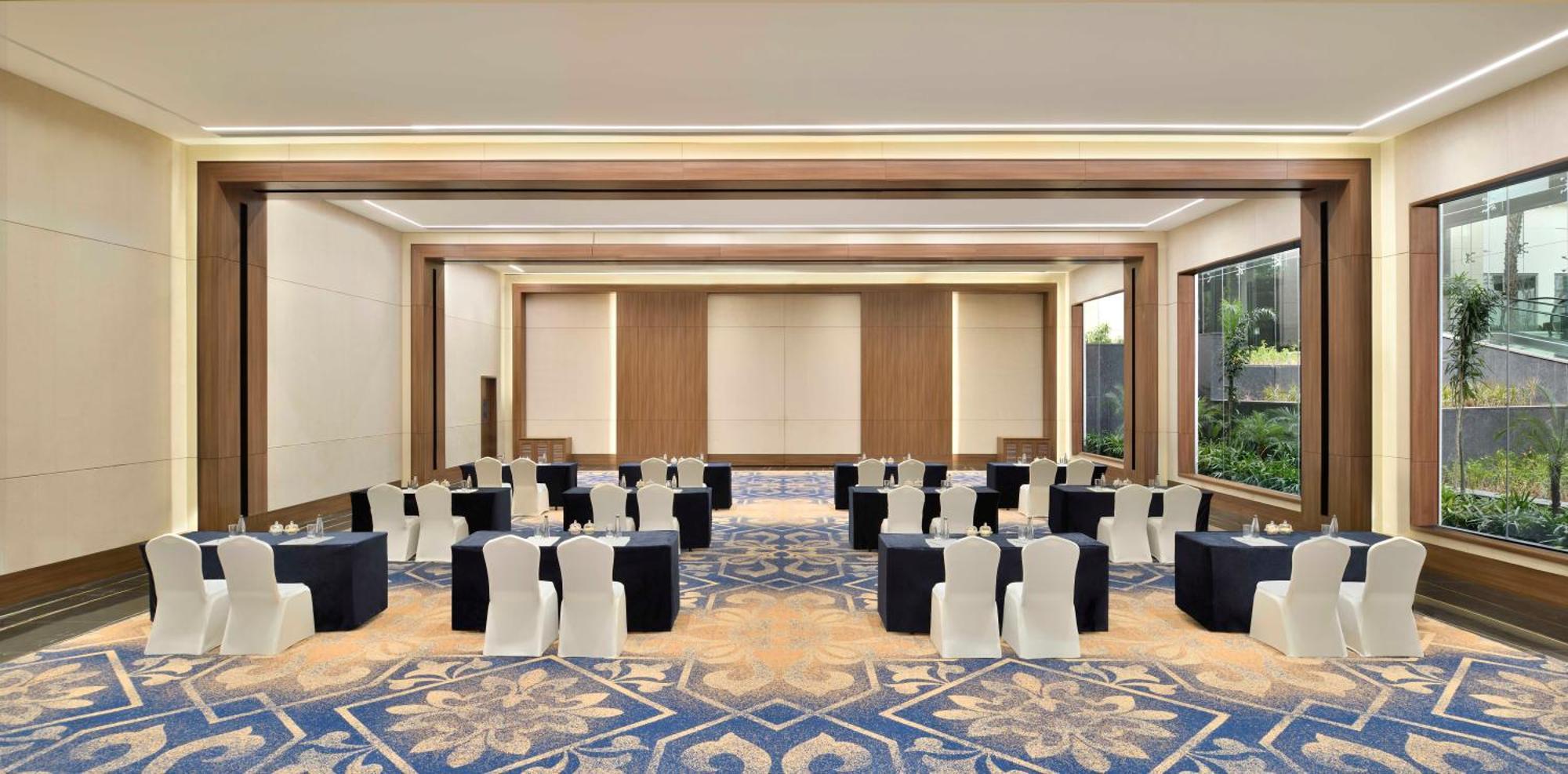 Sheraton Grand Bengaluru Whitefield Hotel & Convention Center Экстерьер фото