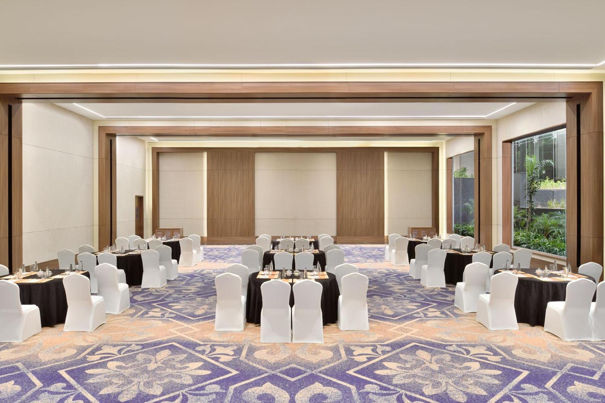 Sheraton Grand Bengaluru Whitefield Hotel & Convention Center Экстерьер фото