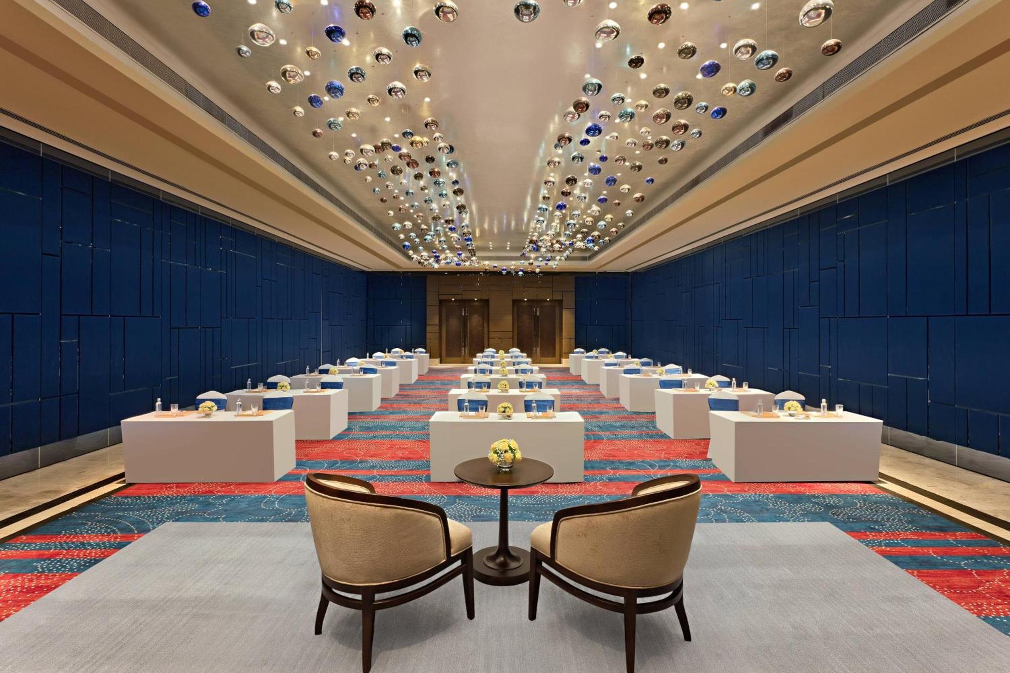 Sheraton Grand Bengaluru Whitefield Hotel & Convention Center Экстерьер фото