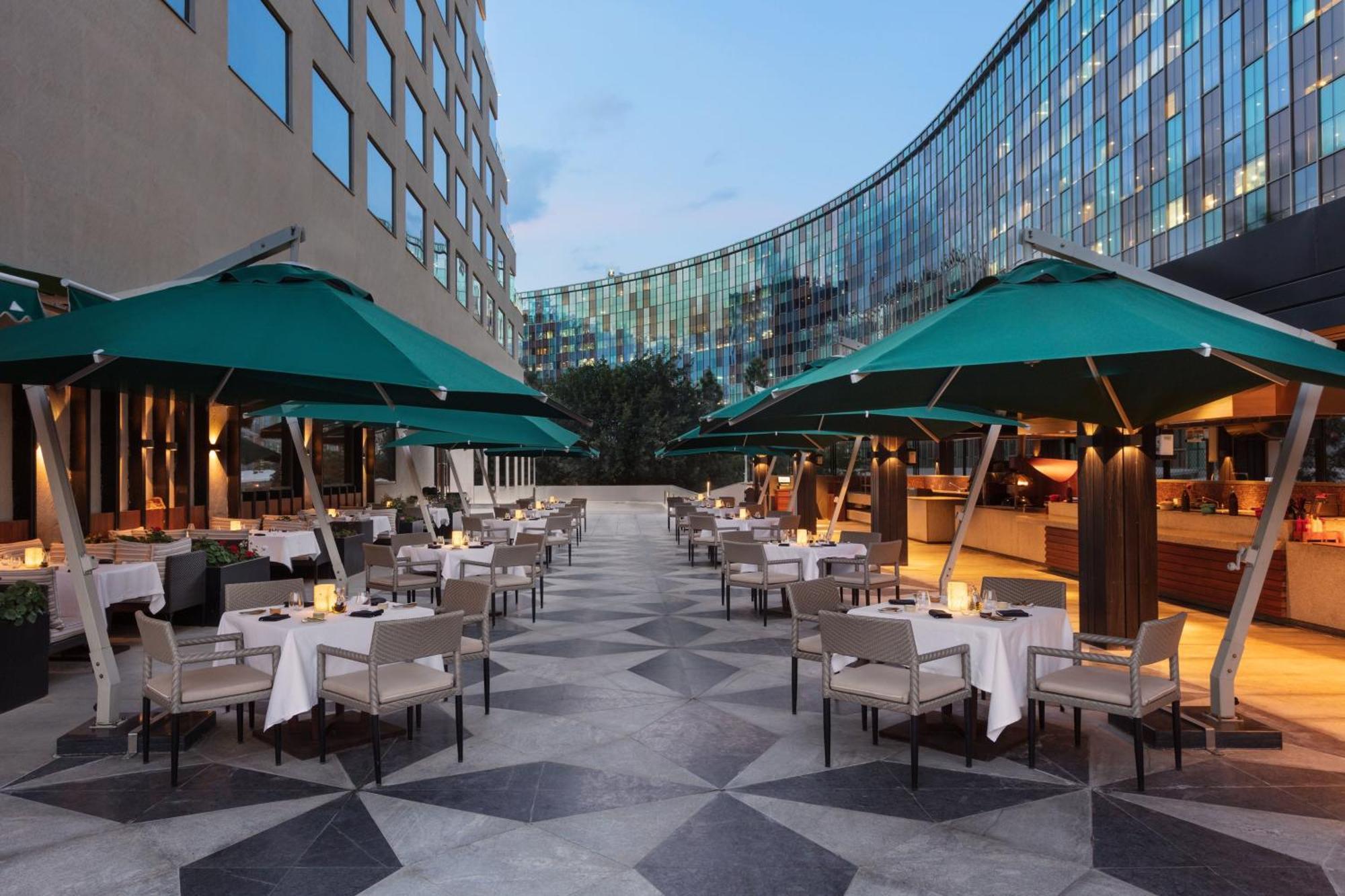 Sheraton Grand Bengaluru Whitefield Hotel & Convention Center Экстерьер фото