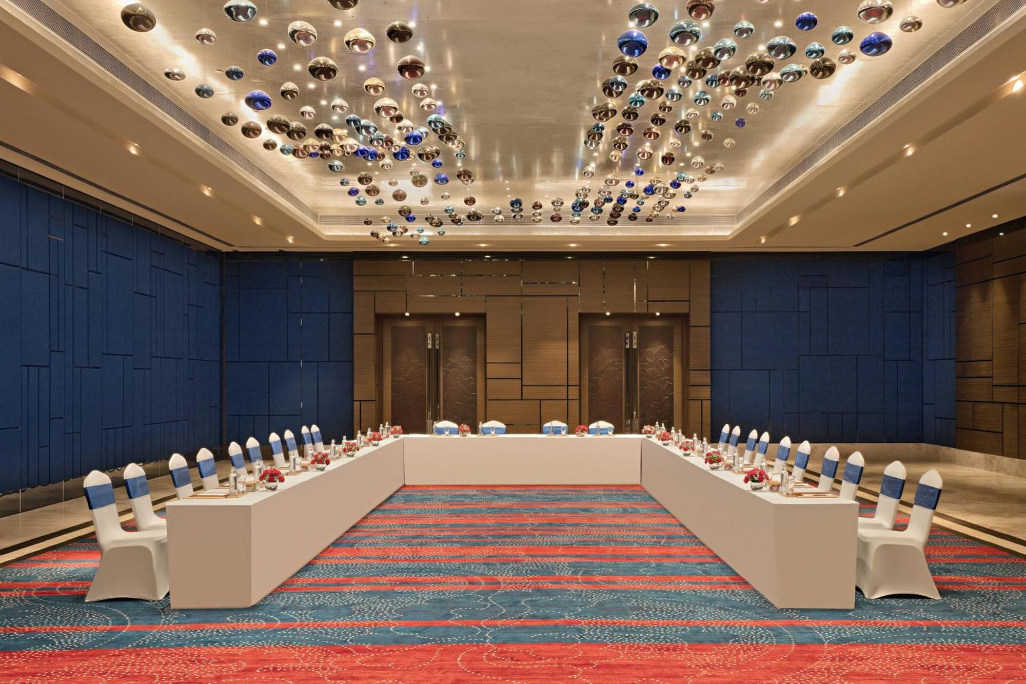 Sheraton Grand Bengaluru Whitefield Hotel & Convention Center Экстерьер фото