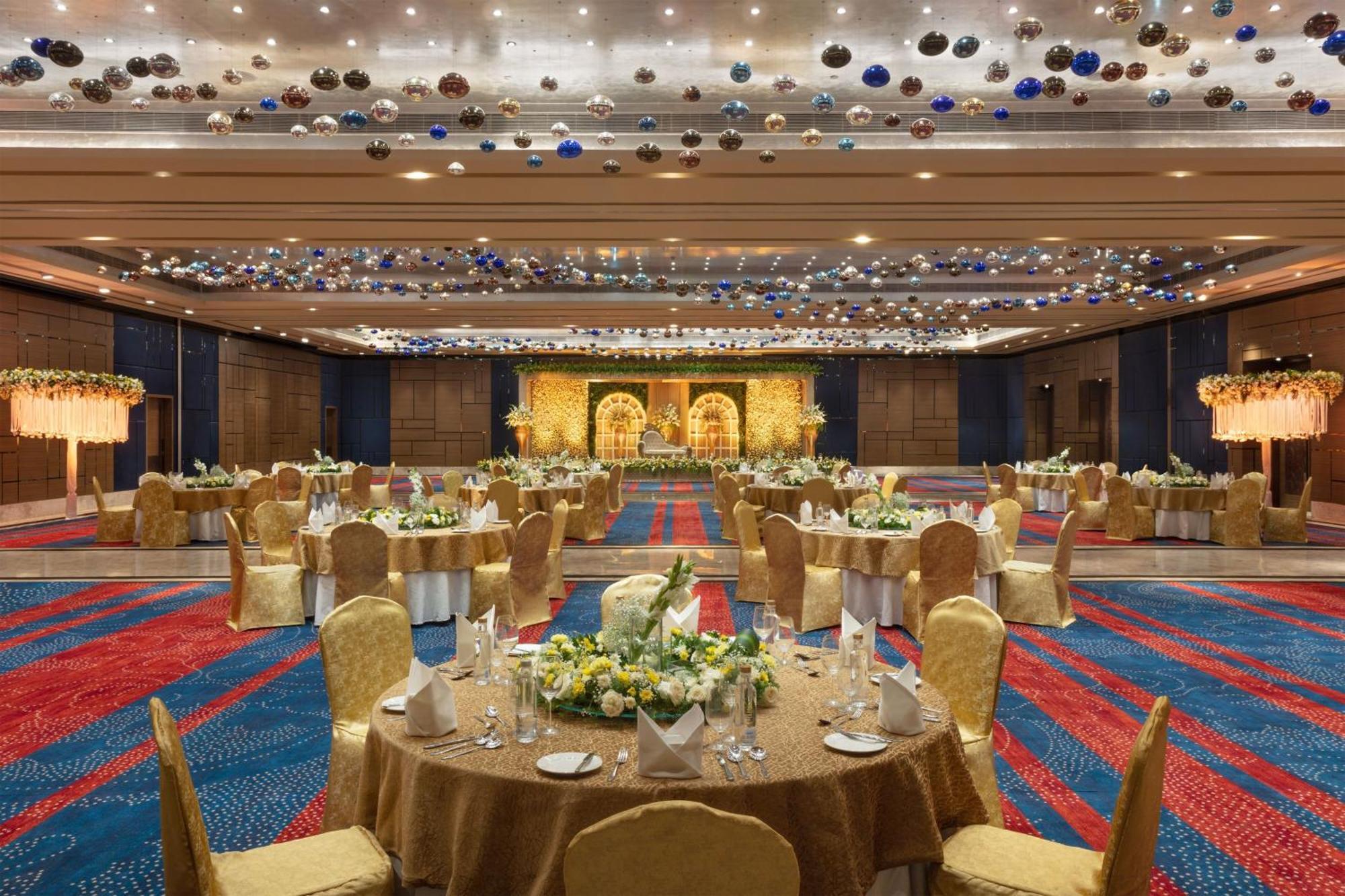 Sheraton Grand Bengaluru Whitefield Hotel & Convention Center Экстерьер фото