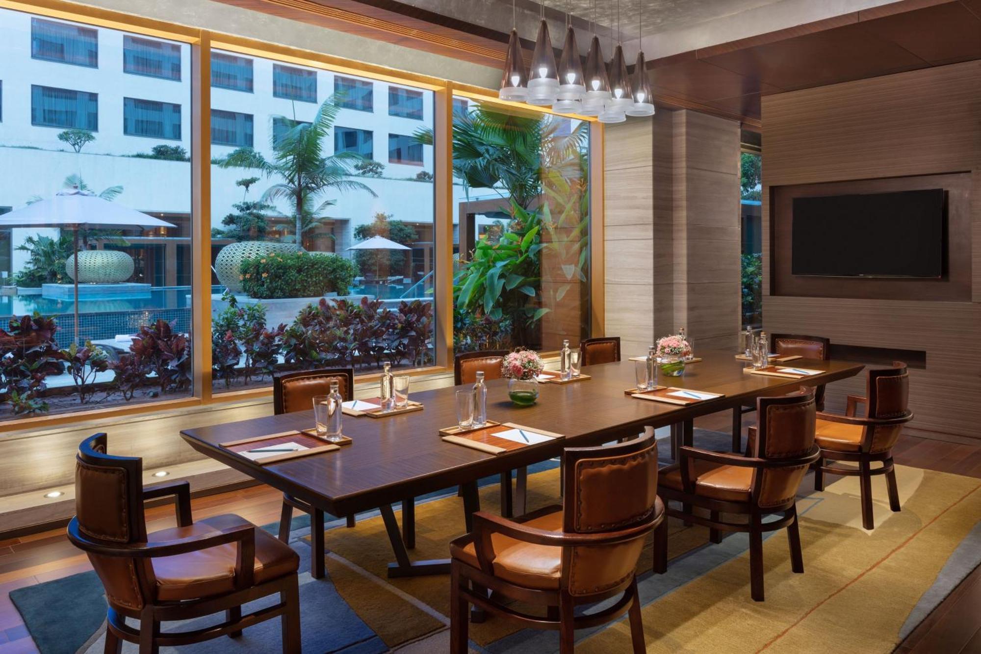 Sheraton Grand Bengaluru Whitefield Hotel & Convention Center Экстерьер фото